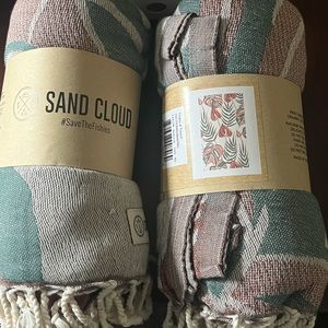 Sand cloud towel